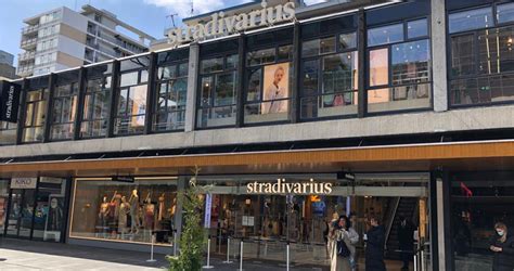 Stradivarius winkel LIJNBAAN, ROTTERDAM .